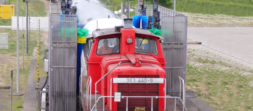 Zug in Reinigungsanlage